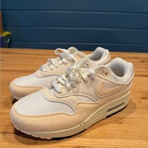 Nike Air Max 1 Peach and White W8.5